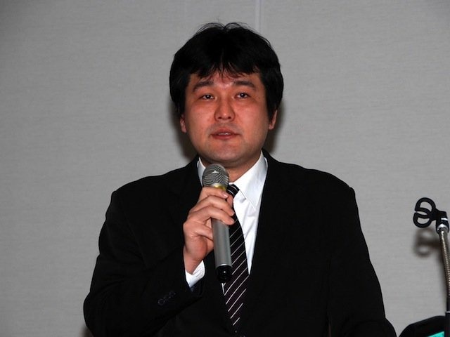 IGDA日本代表でゲームジャーナリストの新清士氏は、OGCで「iPhoneアプリ，ソーシャルアプリに見る2010ゲーム開発の潮流〜 価格と価値の適正バランスはどこに向かうのか」と題して講演し、会場にこう問いかけました。