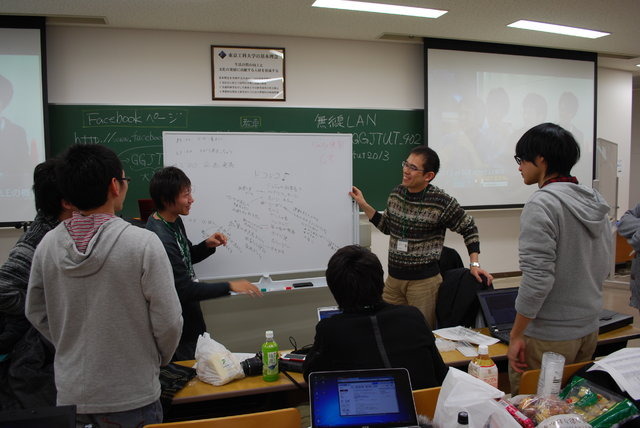 初対面の参加者同士でグループを作り、限られた時間内にゲーム制作を行う世界規模のサバイバルイベント「GlobalGameJam2013」。国内では東京や沖縄など14会場を舞台に、2013年1月25日（金）〜27日（日）まで開催されました。