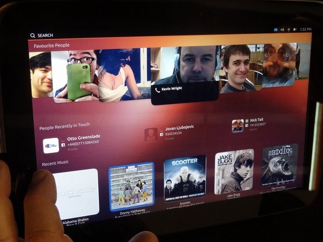 Canonicalが開発するオープンソースのLinuxディストリビューション「Ubuntu」のスマートフォンやタブレット向けバージョンが、実機で動作する形で披露されました。