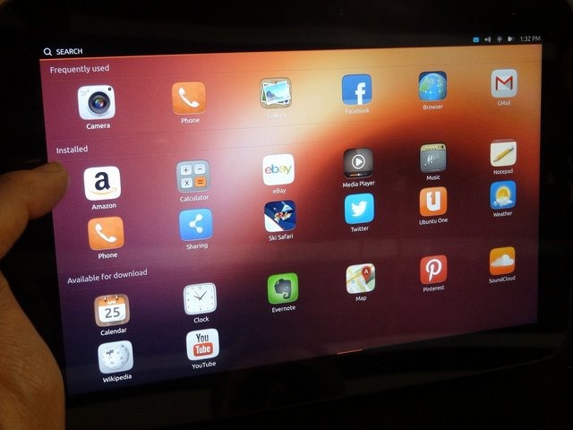 Canonicalが開発するオープンソースのLinuxディストリビューション「Ubuntu」のスマートフォンやタブレット向けバージョンが、実機で動作する形で披露されました。