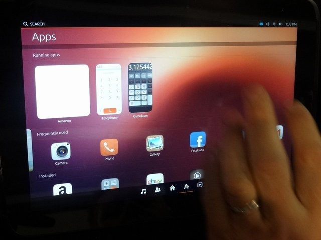 Canonicalが開発するオープンソースのLinuxディストリビューション「Ubuntu」のスマートフォンやタブレット向けバージョンが、実機で動作する形で披露されました。