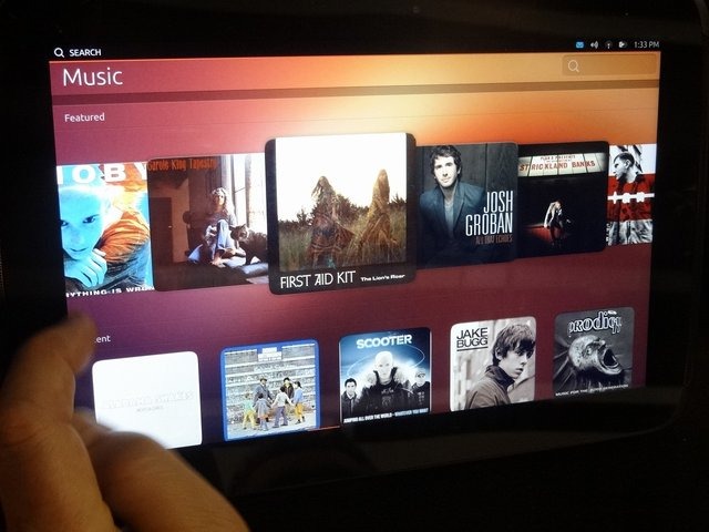 Canonicalが開発するオープンソースのLinuxディストリビューション「Ubuntu」のスマートフォンやタブレット向けバージョンが、実機で動作する形で披露されました。