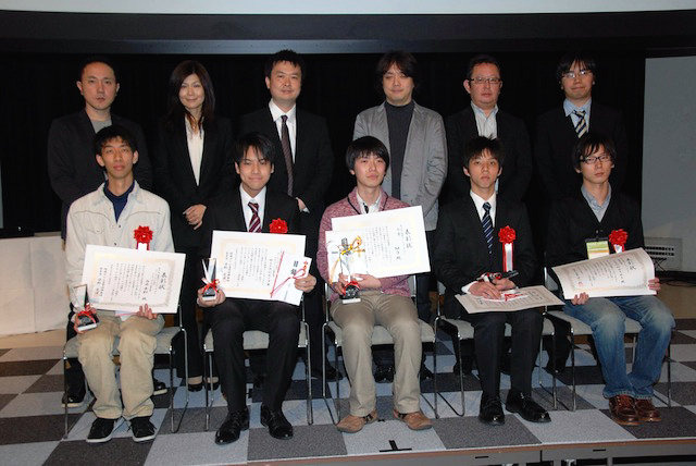 日本デジタルゲーム学会（DiGRA JAPAN）は2013年3月4日・5日、九州大学大橋キャンパスで2012年次大会を開催しました。年次大会では22本の口頭発表、6本の企画セッション、19本のポスター発表が行われました。