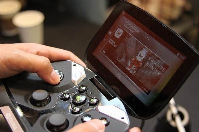 チップメーカーとして知られるNVIDIAがリリースを計画する同社初のゲーム機「Project SHIELD」が、Game Developers Conference 2013のノースホールにあるミニブースにて体験できました。