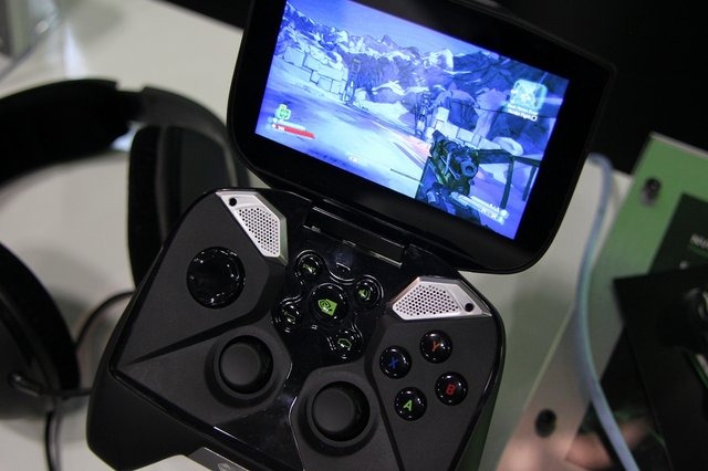 NVIDIAはGDC 2013のブースにて、クラウドゲーミングプラットフォームの「GRID」や、同社初のゲーム機となる「Project SHIELD」の展示を行いました。