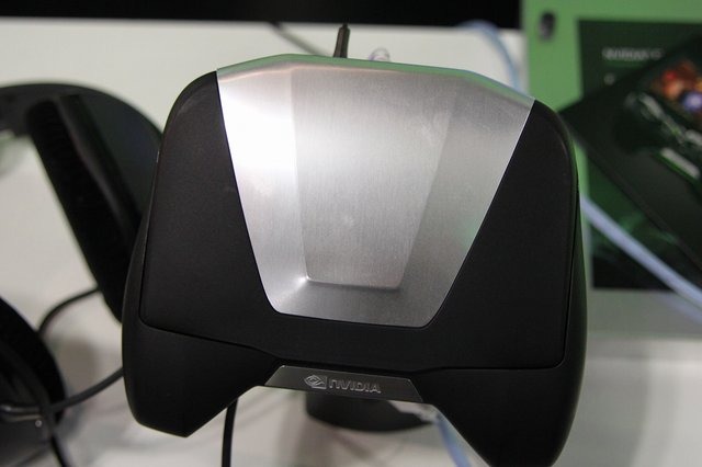 NVIDIAはGDC 2013のブースにて、クラウドゲーミングプラットフォームの「GRID」や、同社初のゲーム機となる「Project SHIELD」の展示を行いました。
