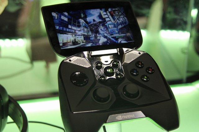 NVIDIAはGDC 2013のブースにて、クラウドゲーミングプラットフォームの「GRID」や、同社初のゲーム機となる「Project SHIELD」の展示を行いました。