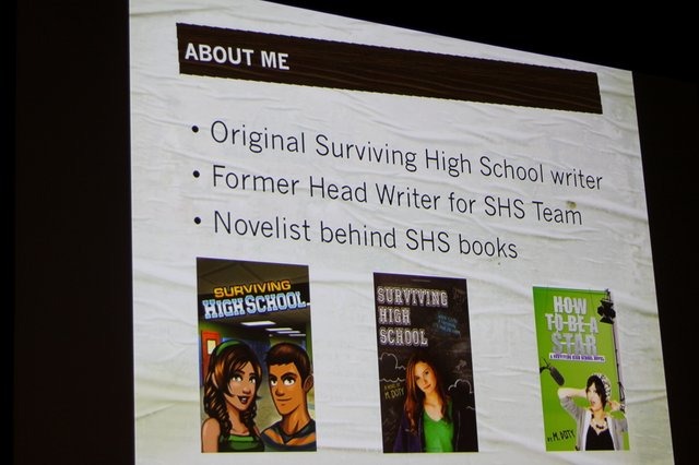 Centerscoreが開発した『SURVIVING HIGH SCHOOL』は学校をテーマにしたタイムマネジメントゲームで、勉強、スポーツ、そして恋愛に明け暮れる青春時代を描きます。元々はフィーチャーフォン向けのゲームとして登場。月額課金で成功したゲームですが、スマートフォンへの