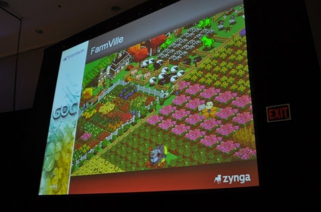 ソーシャルゲームメーカーとして世界最大、実に2億人のユーザーを抱えるZynga。中でも『FarmVille』は牧場系ソーシャルゲームの原点であり、かつユーザー数も1億人を超える世界最大のソーシャルゲームです。GDC初日の「Social & Online Games Summit」ではZyngaのAmitt