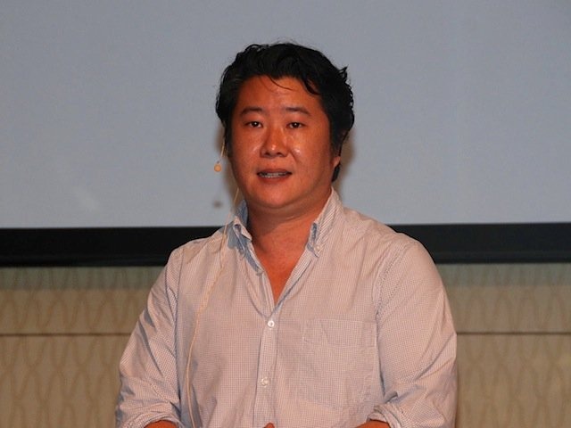 シンガポールで開催されたカジュアルコネクトアジアで5月22日、SCEジャパン・アジア の永野英太郎氏と、地元シンガポールのディベロッパーで、ラットループアジアのTan Sian Yue氏が「Playstation Vita: Games for Everyone」と題して講演を行いました。