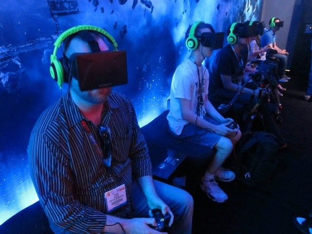 今年のGDCで一躍注目を集めたゲーム専用ヘッドマウントディスプレイ、Oculus Rift。開発者キットの出荷も順調で、国内でも対応ゲームの開発実験に着手している企業や研究室も少なくありません。