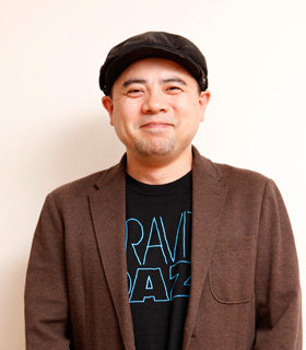 3月30日（土）、神戸電子専門学校でゲームソフト業界のセミナーが開催され、株式会社ソニー・コンピュータエンタテインメント　JAPANスタジオのクリエイティブディレクター　外山圭一郎氏が講演を行った。