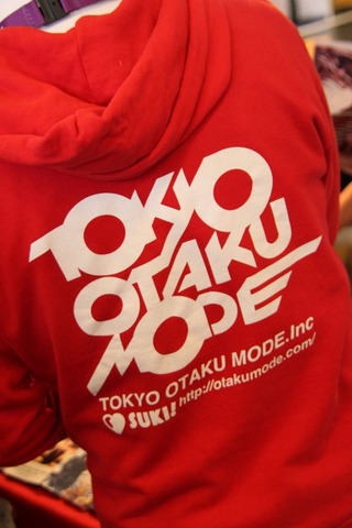 日本のポップカルチャーを世界に発信するウェブサイト「Tokyo Otaku Mode」は、BSフジと共同で「第14回ジャパンエキスポ」にブースを構えていました。BSフジが放送する「ジャパコンTV」の海外配信を共同で行なっている縁で一緒にブースを構えたとのこと。