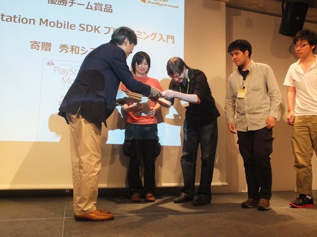 7月20日から21日にかけてデジタルハリウッド大学にて「PlayStation　Mobile GameJam 2013 Summer」が開催されました。本イベントはPlayStation Mobile向けのゲームを2日間という短時間で制作するGameJamです。2日目の21日の16時には、完成発表が行われました。