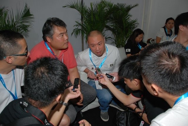 China Joy 2013で7月25日、スマホ向けに『フィッシングジョイ』などをリリースし、2D向けゲームエンジン「Cocos2d-x」の開発元としても知られる中国Chukong社は、モバイルゲーム大手の仏ゲームロフトと販売提携を結び、新作レースゲーム『Asphalt 8』の中国配信権を獲得