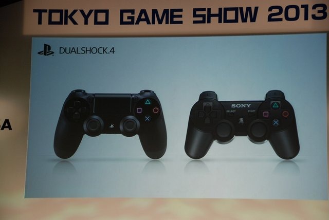 東京ゲームショウ初日の19日、ソニー・コンピュータエンタテインメント代表取締役社長兼グループCEOのアンドリュー・ハウス氏と、SVP兼第一事業部事業部長でPS4開発の陣頭指揮に立った伊藤雅康氏、そしてSCEワールドワイド・スタジオ・プレジデントの吉田修平氏は基調講