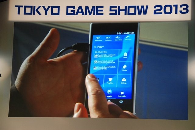 東京ゲームショウ初日の19日、ソニー・コンピュータエンタテインメント代表取締役社長兼グループCEOのアンドリュー・ハウス氏と、SVP兼第一事業部事業部長でPS4開発の陣頭指揮に立った伊藤雅康氏、そしてSCEワールドワイド・スタジオ・プレジデントの吉田修平氏は基調講