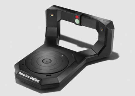 大手3Dプリント企業の  MakerBot  が、個人向けの卓上3Dスキャナ「  MakerBot Digitizer  」を発売した。