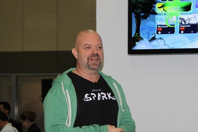 GDC Nextのマイクロソフトブースにて同社シニアプログラムマネージャーのAndrew Parsons氏が『Project Spark』のデモンストレーションを行いました。