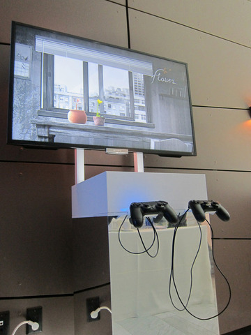 現地時間11月12日火曜日、ニューヨークでSony Computer Entertainmentが次世代機プレイステーション4のローンチイベントを開催しました。
