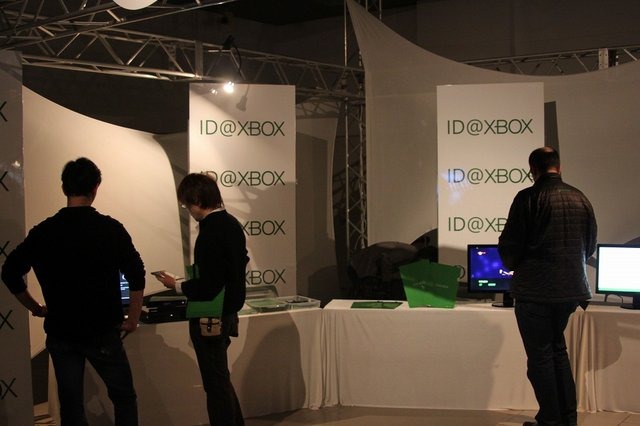 日本マイクロソフトはBitSummit MMXIのブースにて、「ID@Xbox」プログラムをアピールしました。
