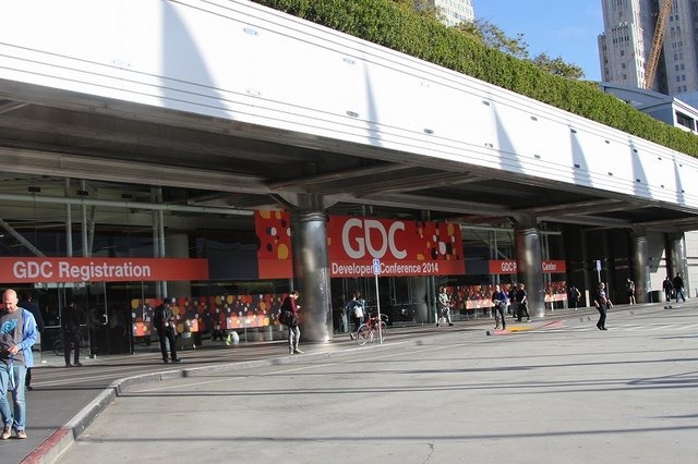 世界最大のゲーム開発者向けカンファレンス、Game Developers Conference 2014(GDC)が17日から21日の会期で開幕しました。会場となるサンフランシスコのモスコーニセンターには朝早くから多数の開発者が集まりました。