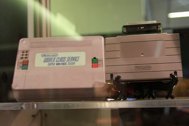 GDCの恒例行事となりそうな「Videogame History Museum」は、25年前からビデオゲームの収集を行なっているVideogame History Museumが所蔵コレクションを展示するコーナー。昨年のセガに続き、今年は任天堂の歴史を紹介するものとなりました。