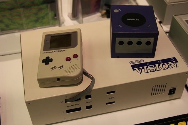 GDCの恒例行事となりそうな「Videogame History Museum」は、25年前からビデオゲームの収集を行なっているVideogame History Museumが所蔵コレクションを展示するコーナー。昨年のセガに続き、今年は任天堂の歴史を紹介するものとなりました。