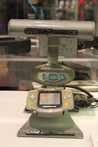 GDCの恒例行事となりそうな「Videogame History Museum」は、25年前からビデオゲームの収集を行なっているVideogame History Museumが所蔵コレクションを展示するコーナー。昨年のセガに続き、今年は任天堂の歴史を紹介するものとなりました。