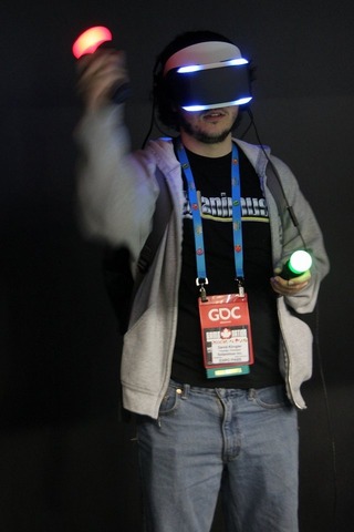 現地時間の19日、EXPO会場が開幕してより賑わいを見せているGame Developers Conference 2014。ソニーブースでは昨日発表されたばかりのVRヘッドセット「Project Morpheus」が早速体験できます。