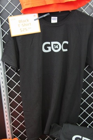 GDCのオフィシャルショップで、多数のロゴ入りグッズなどを販売している「GDC STORE」。今年はサウスホールの1階にお店を構えています。