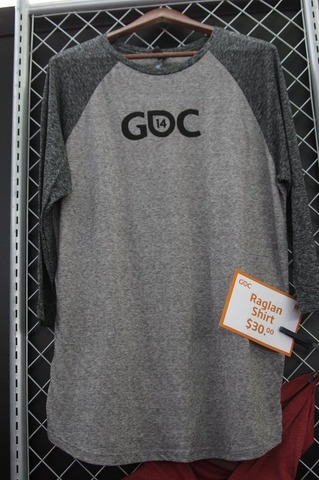 GDCのオフィシャルショップで、多数のロゴ入りグッズなどを販売している「GDC STORE」。今年はサウスホールの1階にお店を構えています。