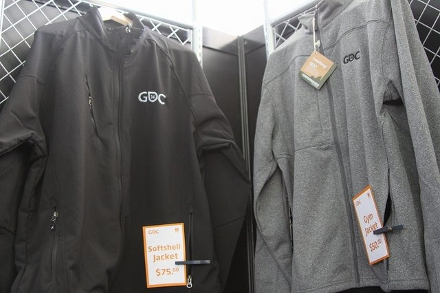 GDCのオフィシャルショップで、多数のロゴ入りグッズなどを販売している「GDC STORE」。今年はサウスホールの1階にお店を構えています。