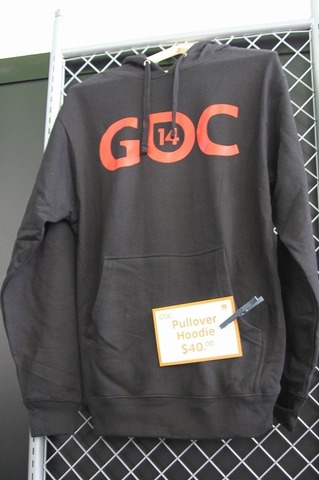 GDCのオフィシャルショップで、多数のロゴ入りグッズなどを販売している「GDC STORE」。今年はサウスホールの1階にお店を構えています。