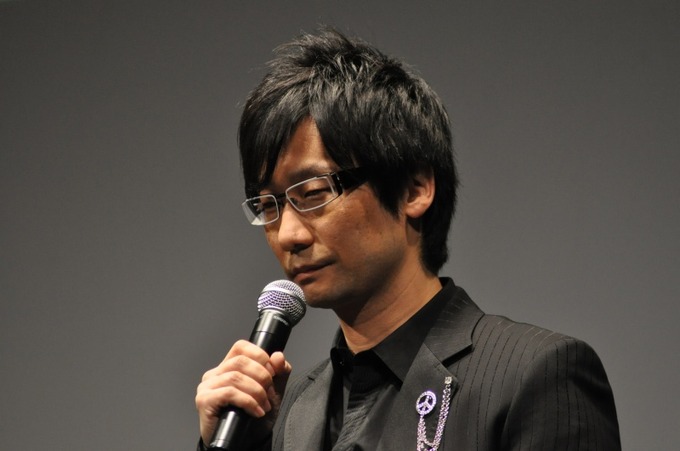 コナミデジタルエンタテインメントでKOJIMA PRODUCTIONを率いる小島秀夫氏は、昨日開催された「METAL GEAR SOLID PEACE WALKER 完成披露発表会」の場で、将来的にはゲームがプラットフォームに依存しない時代が来るのではないかと話しました。