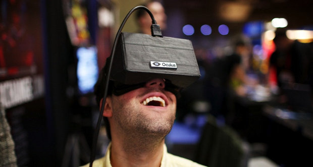 先日Facebookによる20億ドルの買収が明らかとなり、その後VR関連の開発者らを続々と集めているOculus VR。同社のVRヘッドセット「Oculus Rift」が、約570店舗を有する米国の大手アミューズメント施設「チャッキーチーズ(Chuck E. Cheese's)」にて今月から稼働することが