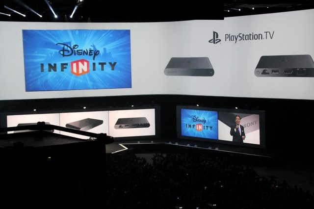 ソニー・コンピューターエンタテインメントは現地時間9日の18時から、E3会場から少々離れたロサンゼルスメモリアルスポーツアリーナでプレスカンファレンスを開催しました。