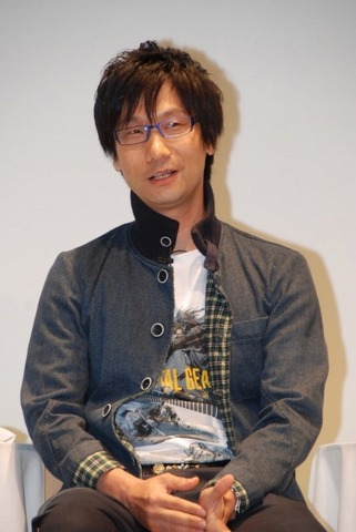 『メタルギア ソリッド』シリーズで世界的に尊敬を受けるコナミのKOJIMA PRODUCTIONを率いる小島監督こと小島秀夫氏。同氏はゲームデザイナーであると同時にゲームのプロデューサーであり、さらにコナミデジタルエンタテインメントの専務執行役員クリエイティブオフィサ