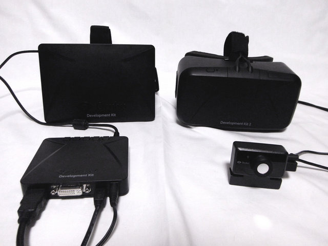 先日、VRヘッドセットOculus Riftの開発キット最新版「 Oculus Rift Development Kit 2 」が遂にリリースされましたが、私の手元にも到着しましたので体験レポをお届けします（以下、Development Kit 1はDK1、Development Kit 2はDK2とします）。