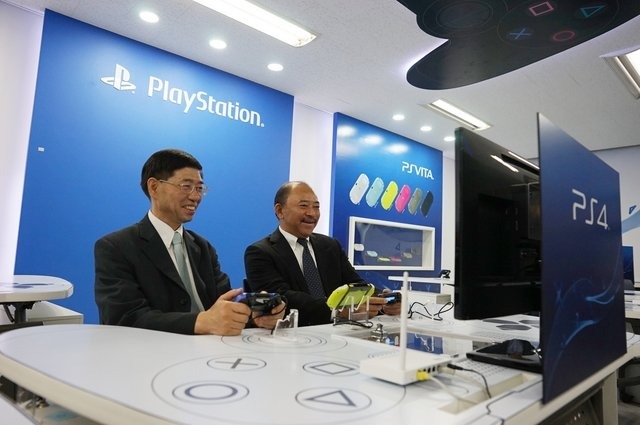 韓国・ソウルにある祥明大学校で、9月5日からゲーム産業に関するカリキュラム、「PlayStation Class」が始まり、それに合わせてPlayStation一色の教室が開設されました。