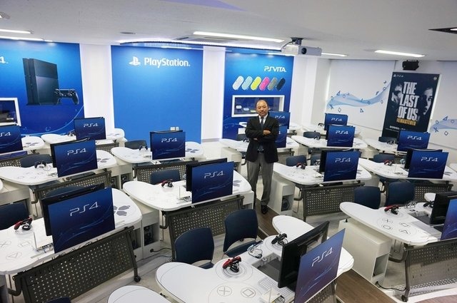 韓国・ソウルにある祥明大学校で、9月5日からゲーム産業に関するカリキュラム、「PlayStation Class」が始まり、それに合わせてPlayStation一色の教室が開設されました。
