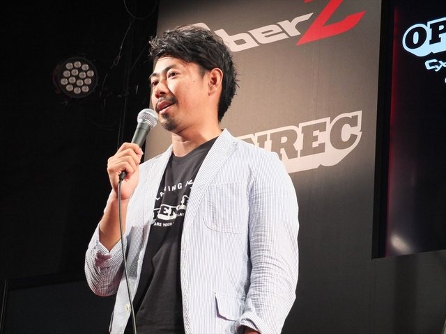 東京ゲームショウ2014のビジネスデイ初日、CyberZのブースにて「日本初来日！海外スマホゲームトップ対談」と題されたパネルディスカッションが行われました。登壇者はKing.comの最高マーケティング責任者アレックス・デール氏とMachineZoneのマーケティング事業部長ニ