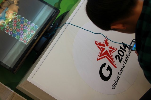 韓国・釜山にて23日まで行われていたゲームショウ「G-STAR2014」。多くのオンラインゲームメーカーが出展するなか、「mini e-sports competition」ブースの様子と、オーガナイザーであるSang-min Han氏、Junho Han氏のインタビューをお届けします。