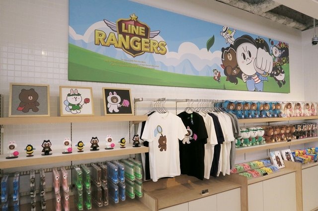 LINE株式会社は、日本初となるLINEキャラクターグッズショップ「LINE FRIENDS STORE」を12月13日(土)に原宿にオープンするのに先立ち、報道関係者向けの内覧会を実施しました。