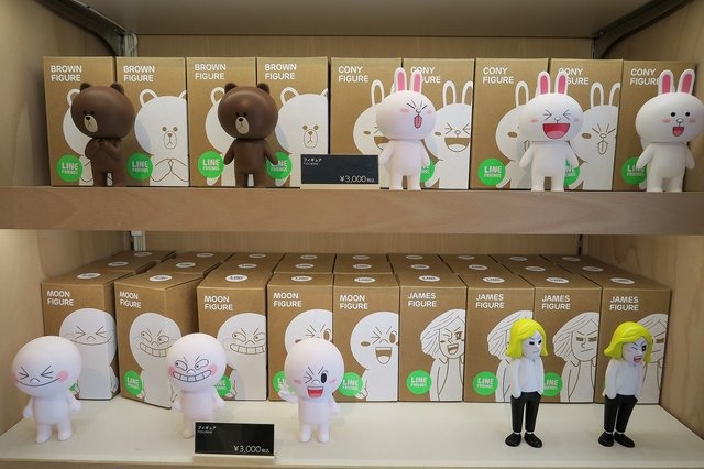 LINE株式会社は、日本初となるLINEキャラクターグッズショップ「LINE FRIENDS STORE」を12月13日(土)に原宿にオープンするのに先立ち、報道関係者向けの内覧会を実施しました。