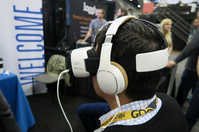 様々なVRデバイスが登場した今年のGDC。スマートフォンで大きな存在感を持つサムスン電子も早くからVRに取り組んでいます。