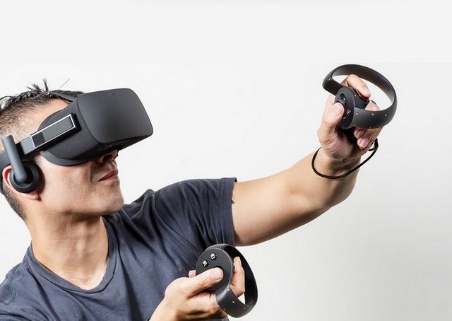 E3 2015の開催に先立って実施されたOculus VRのスペシャルイベントにて、両手で2つのトラッキングコントローラーを操作する入力デバイス「Oculus Touch」が発表されました。