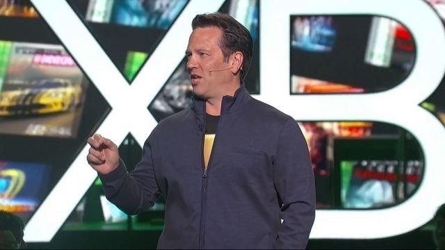 マイクロソフトはE3 2015のカンファレンスにて、Xbox OneにXbox 360ゲームの下位互換機能を実装する事を発表しました。ステージに登壇したフィルスペンサー氏は、Xbox Oneでは毎月のアップデートでプレイヤーからのフィードバックに応えるように頑張っていると報告し、