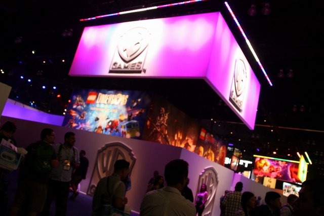 ロサンゼルスにあるコンベンションセンターにて開催されているE3 2015。会場内では多くのゲームメーカーがブースを構え、新作タイトルやステージイベントを実施し、ゲーマーならずとも胸躍る祭典となっています。