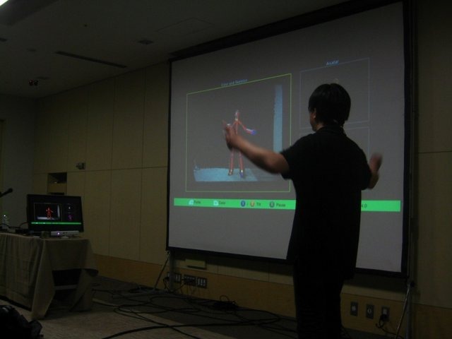 毎年一回開催されているGame Tools and Middleware Forum 2010の東京会場。先日のE3でお披露目されたばかりのマイクロソフトの新ハードKinectが早くも体験することができました。そんなマイクロソフトのセッションには満員になるほどの開発者が詰めかけました。